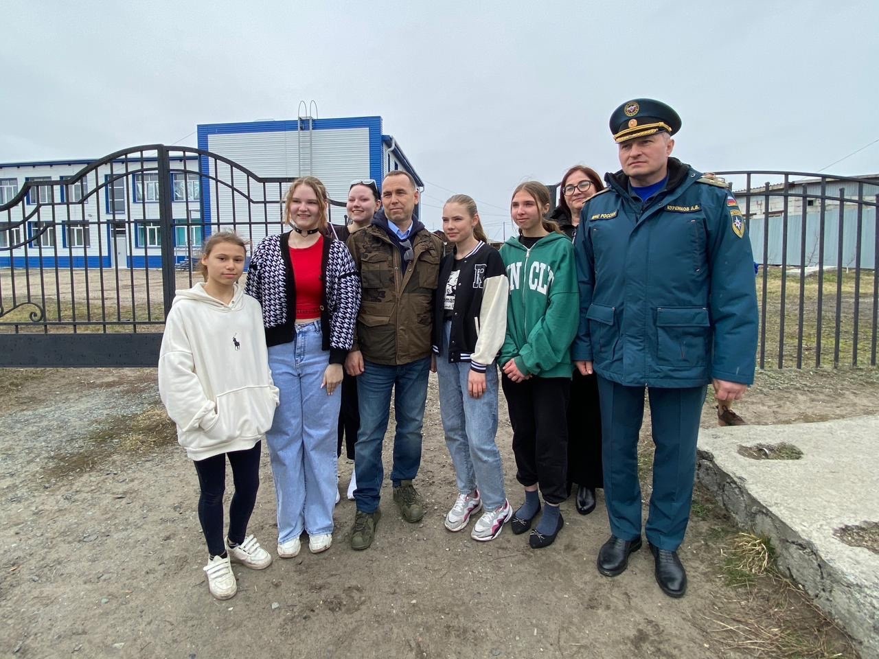 Министр МЧС России и губернатор Курганской области встретились с жителями территорий в зоне риска подтопления Притобольного округа.